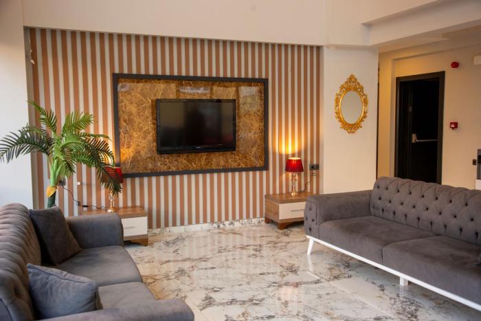 airport corner hotel