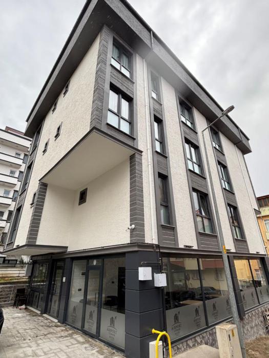 airport corner hotel