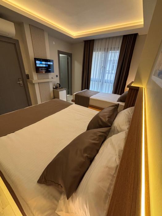 airport corner hotel