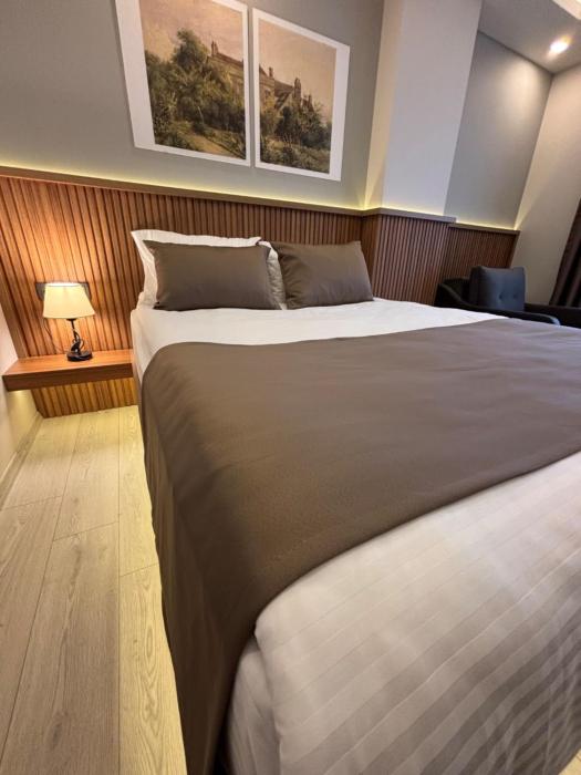 airport corner hotel
