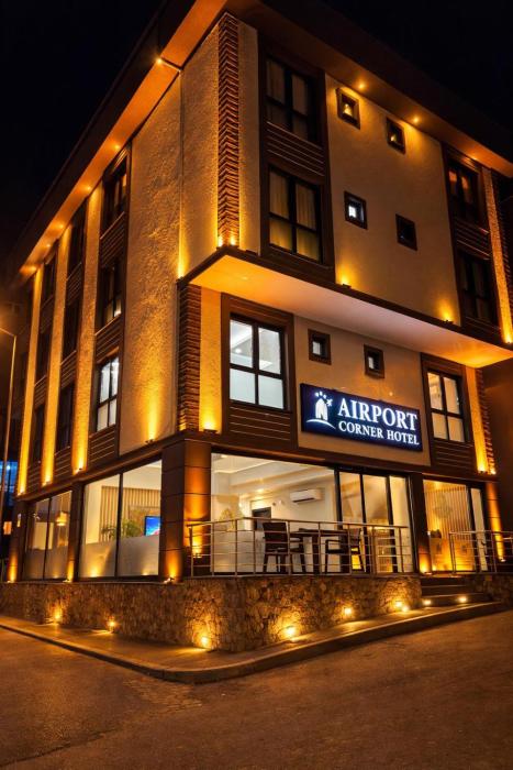 airport corner hotel