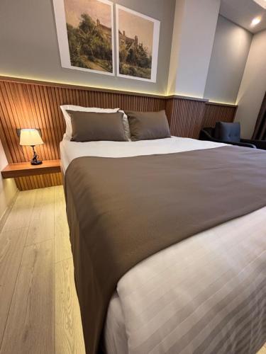 airport corner hotel