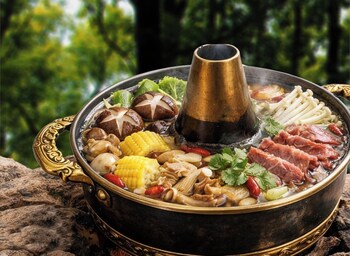 dujiangyan private hot spring villa