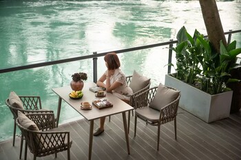 dujiangyan private hot spring villa
