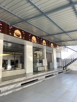 jai raghunandan hotel