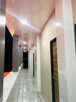 jai raghunandan hotel