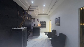 Next Level Hotel & Suites,,3 star
