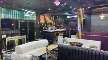 next level hotel and suites