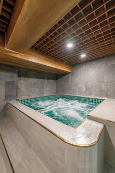 elegance ninh binh hotel