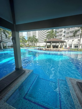 mall of shell residences staycation