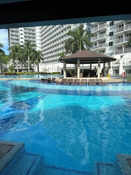 mall of shell residences staycation
