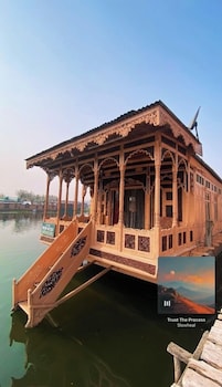 houseboat newheidi