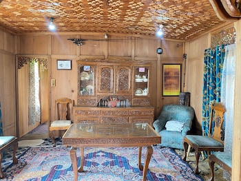 houseboat newheidi