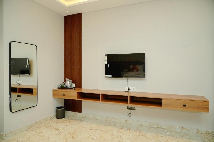 aaryavarth suites 46