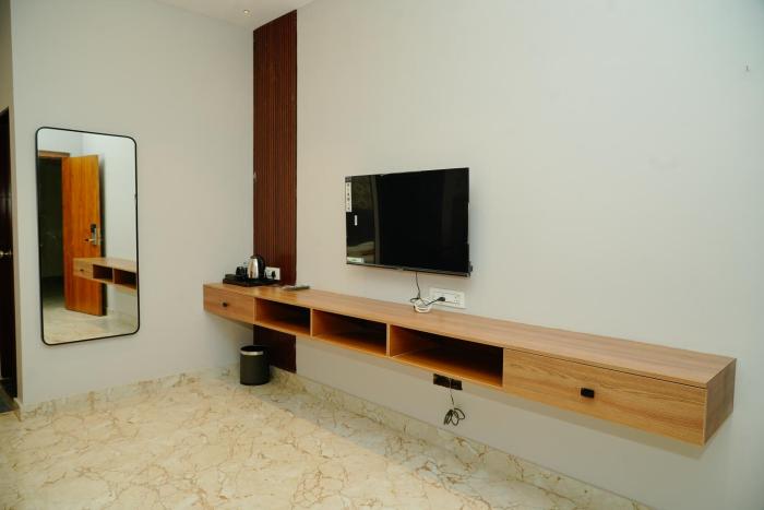 aaryavarth suites 46