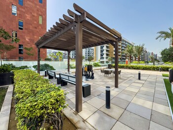 superhost modern 1br in azizi riviera