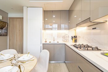 Superhost Modern 1Br In Azizi Riviera,,5 star