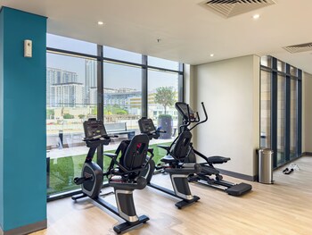 superhost modern 1br in azizi riviera