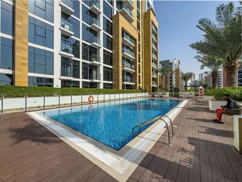 superhost modern 1br in azizi riviera