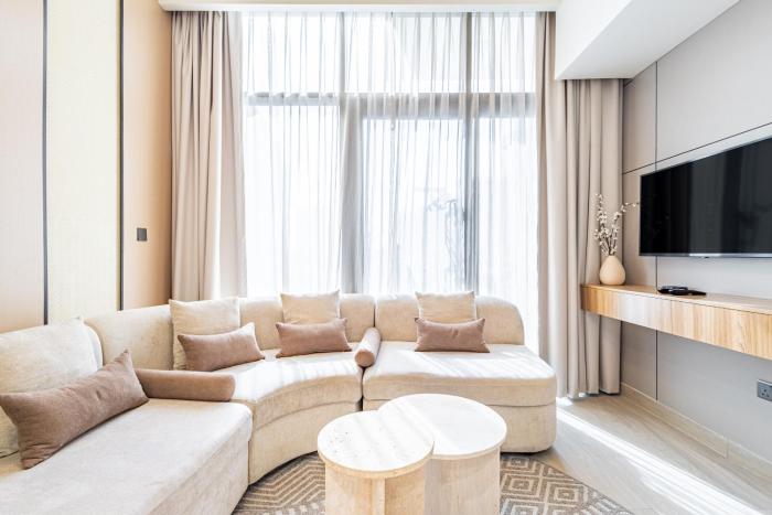superhost modern 1br in azizi riviera