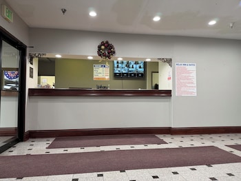 Relax Inn & Suites,,3 star