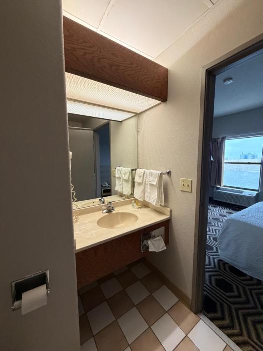 relax inn and suites