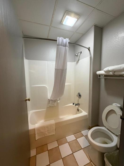 relax inn and suites