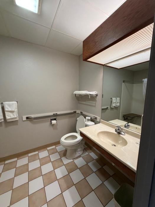 relax inn and suites