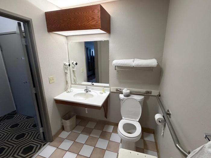 relax inn and suites