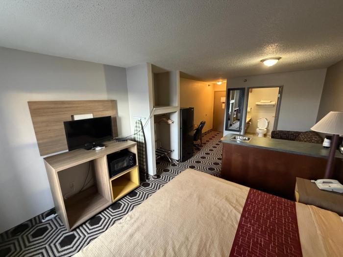 relax inn and suites