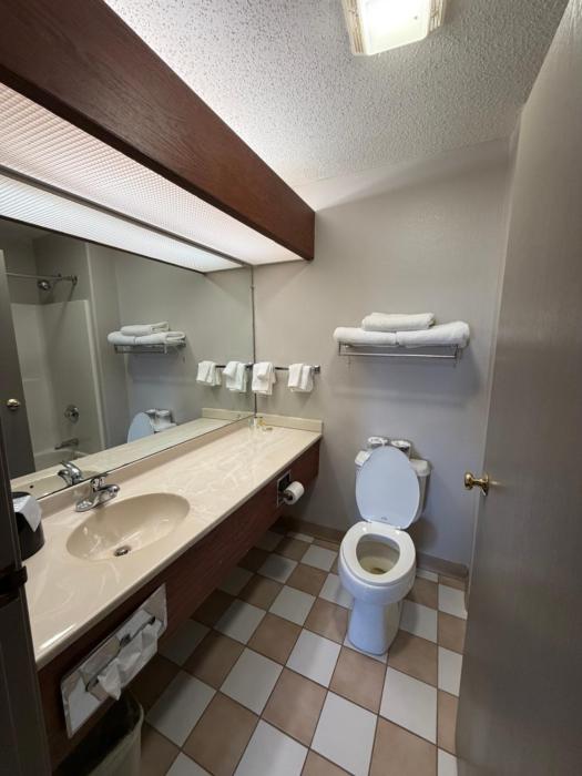 relax inn and suites