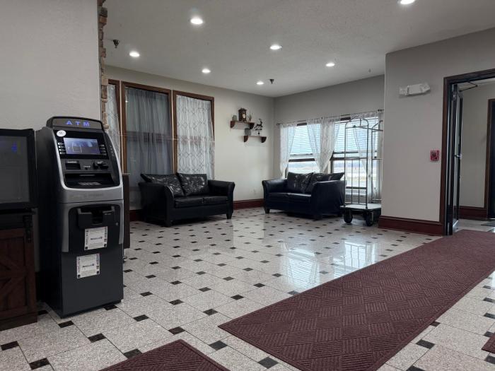 relax inn and suites