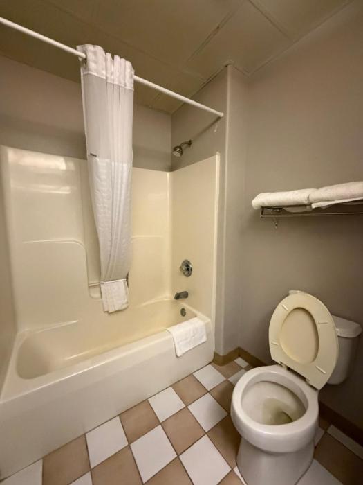 relax inn and suites