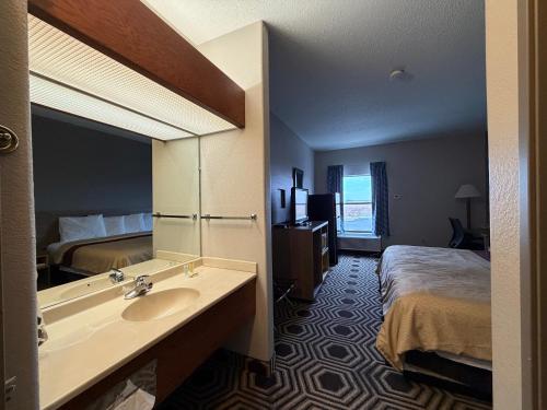 relax inn and suites
