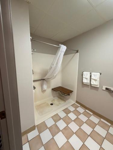 relax inn and suites