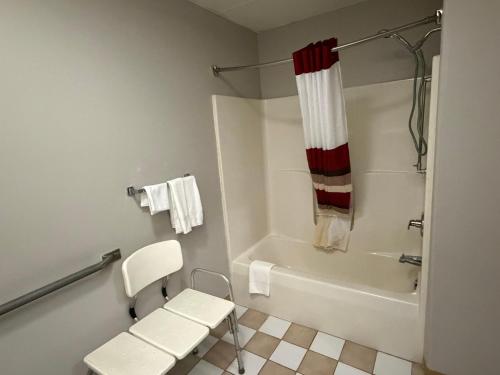 relax inn and suites