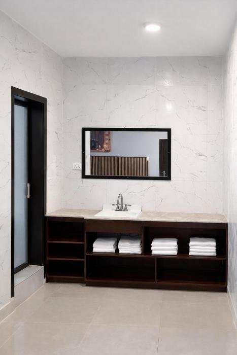 tris estates hotel and suites