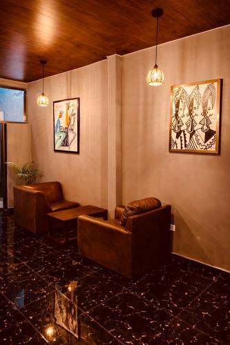 tris estates hotel and suites