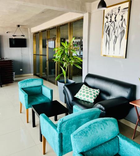 tris estates hotel and suites