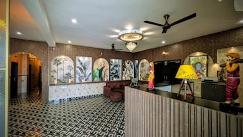 hotel aana inn gold