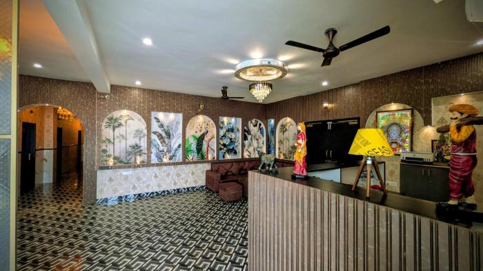hotel aana inn gold