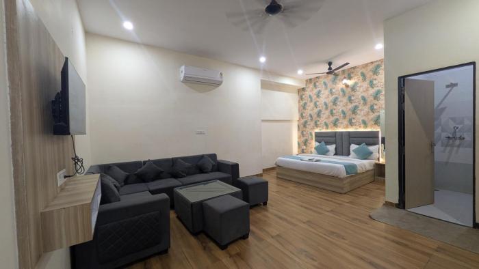hotel aana inn gold