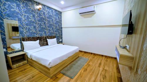 hotel aana inn gold