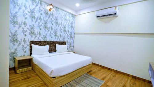 hotel aana inn gold