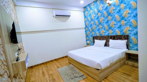 hotel aana inn gold