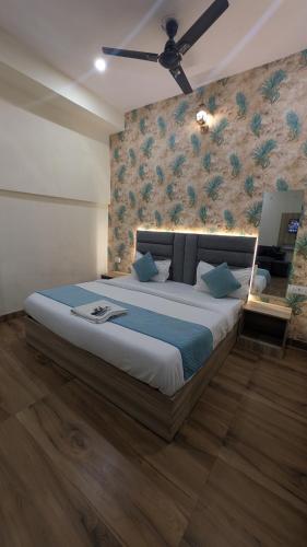 hotel aana inn gold