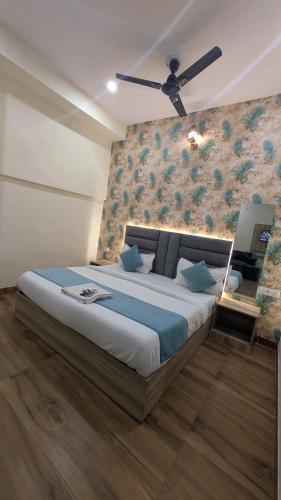hotel aana inn gold
