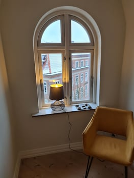 Exclusive Apartment In Center,,4 star