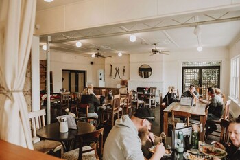 The Kentish Tasmania,,2 star