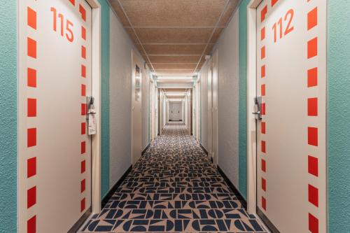 ibis budget pontorson baie du mont saint michel